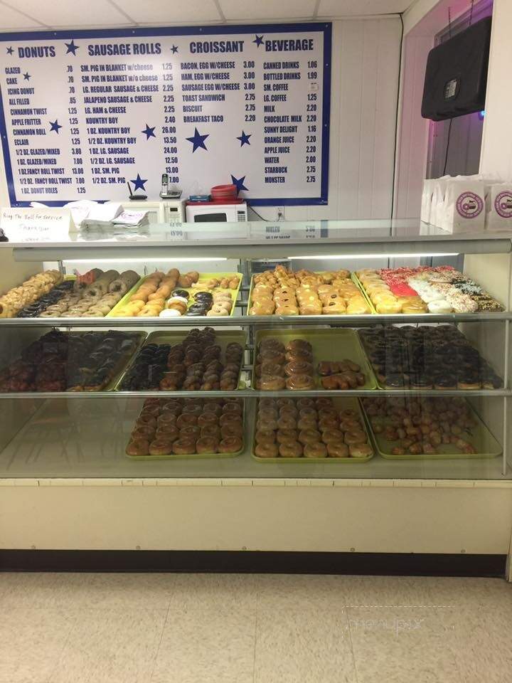 Snowflake Donuts - Wallis, TX